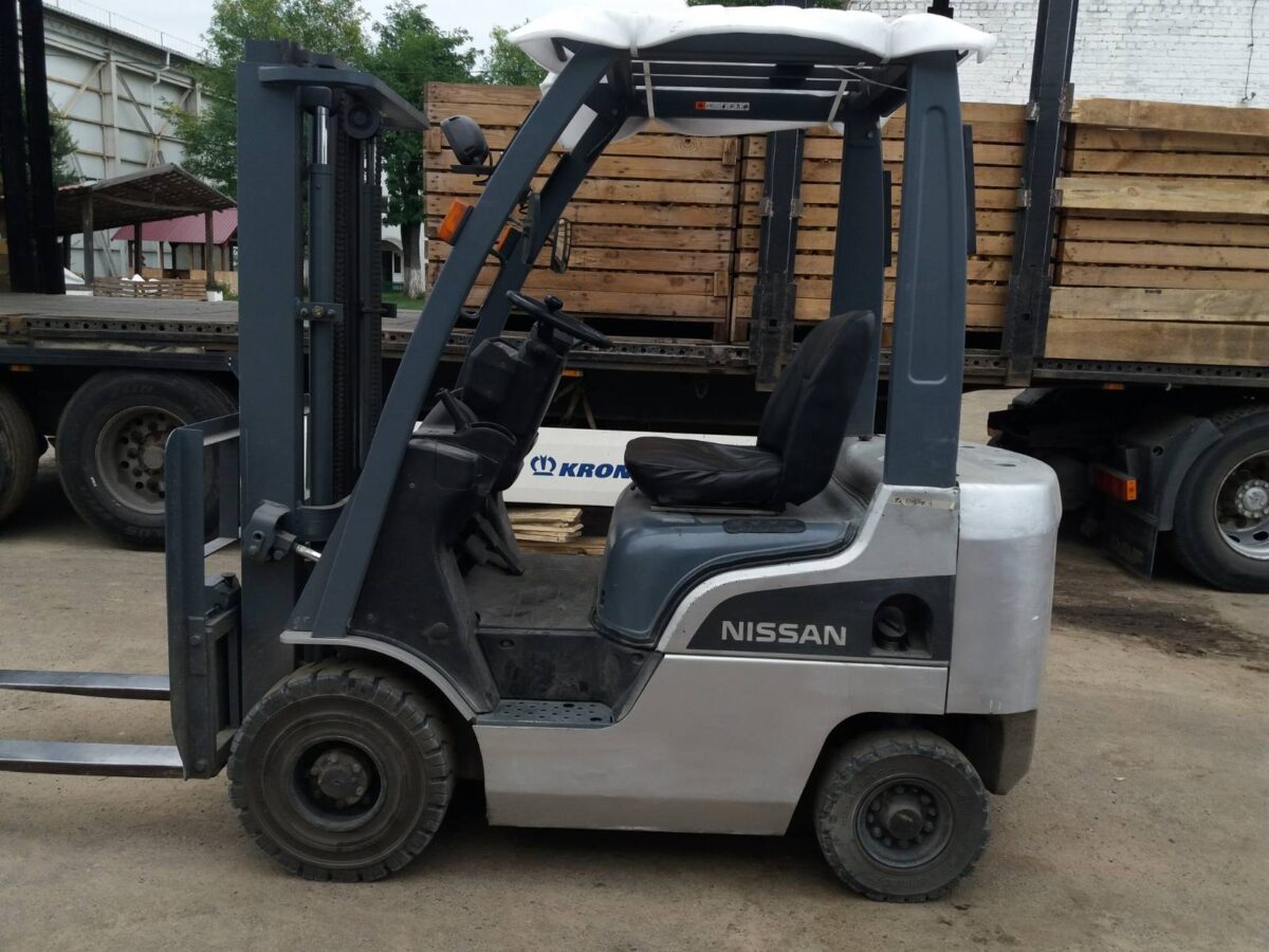 Газ-бензиновий навантажувач Nissan P1F1A15D 2008 р