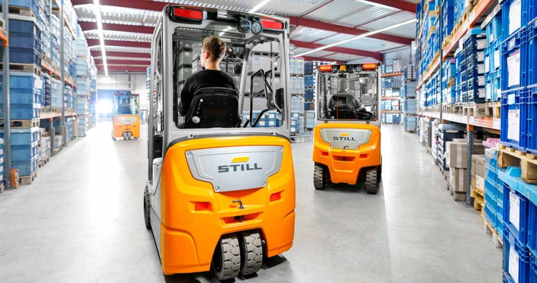 Трьох- і чотирьохопорні навантажувачі — в чому різниця?