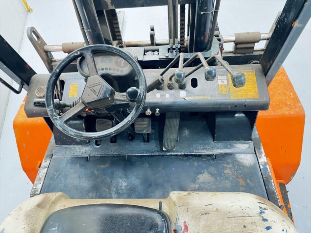 Дизельний навантажувач Halla HDF70_1