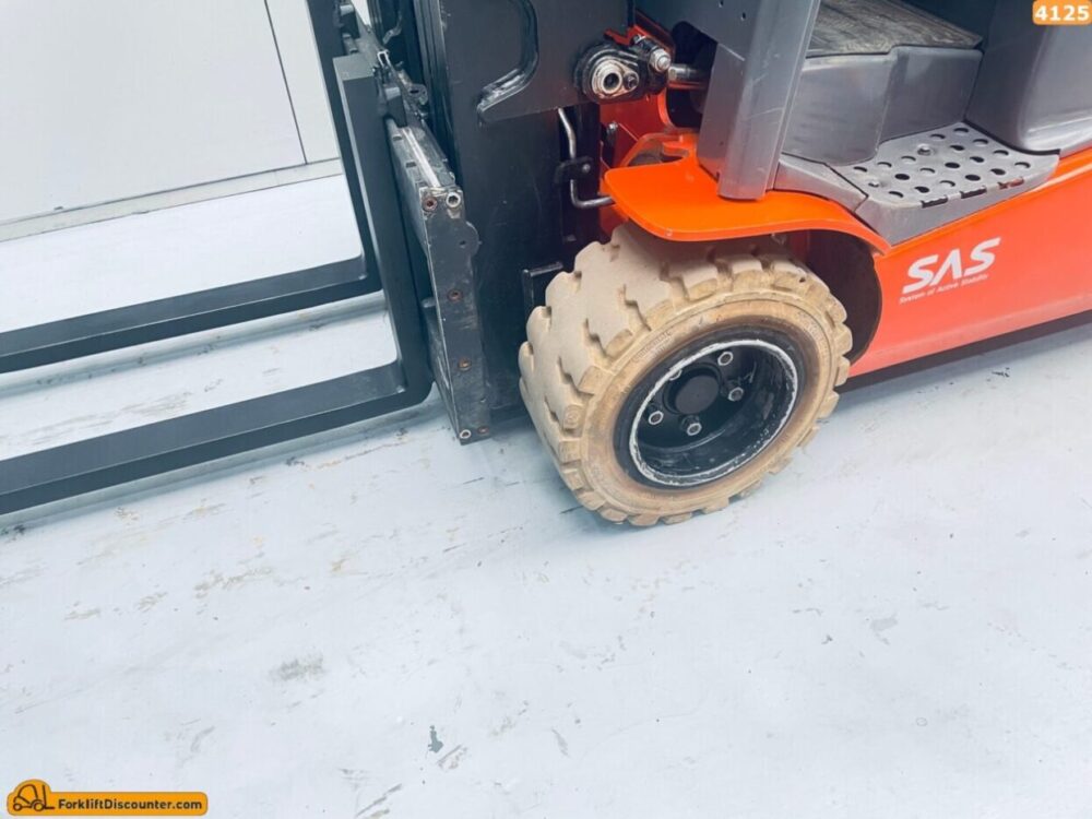 Електричний навантажувач Toyota 8FBM20T_4