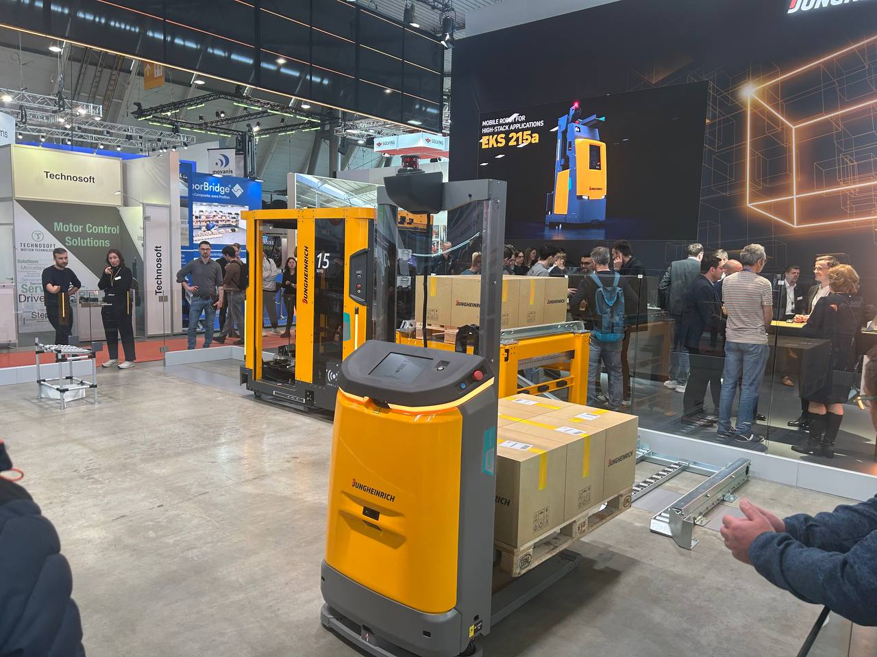 Висновки з LogiMAT 2026: куди рухається ринок складської техніки
