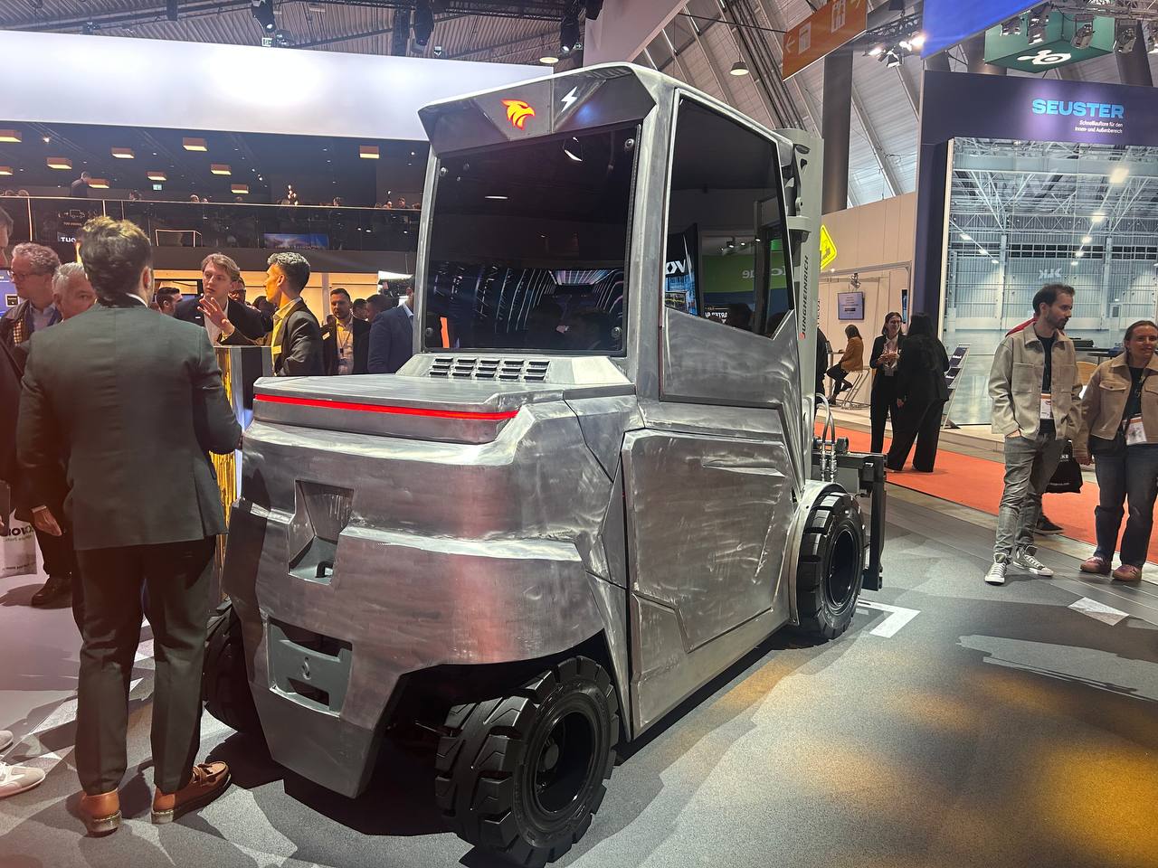 Висновки з LogiMAT 2026: куди рухається ринок складської техніки